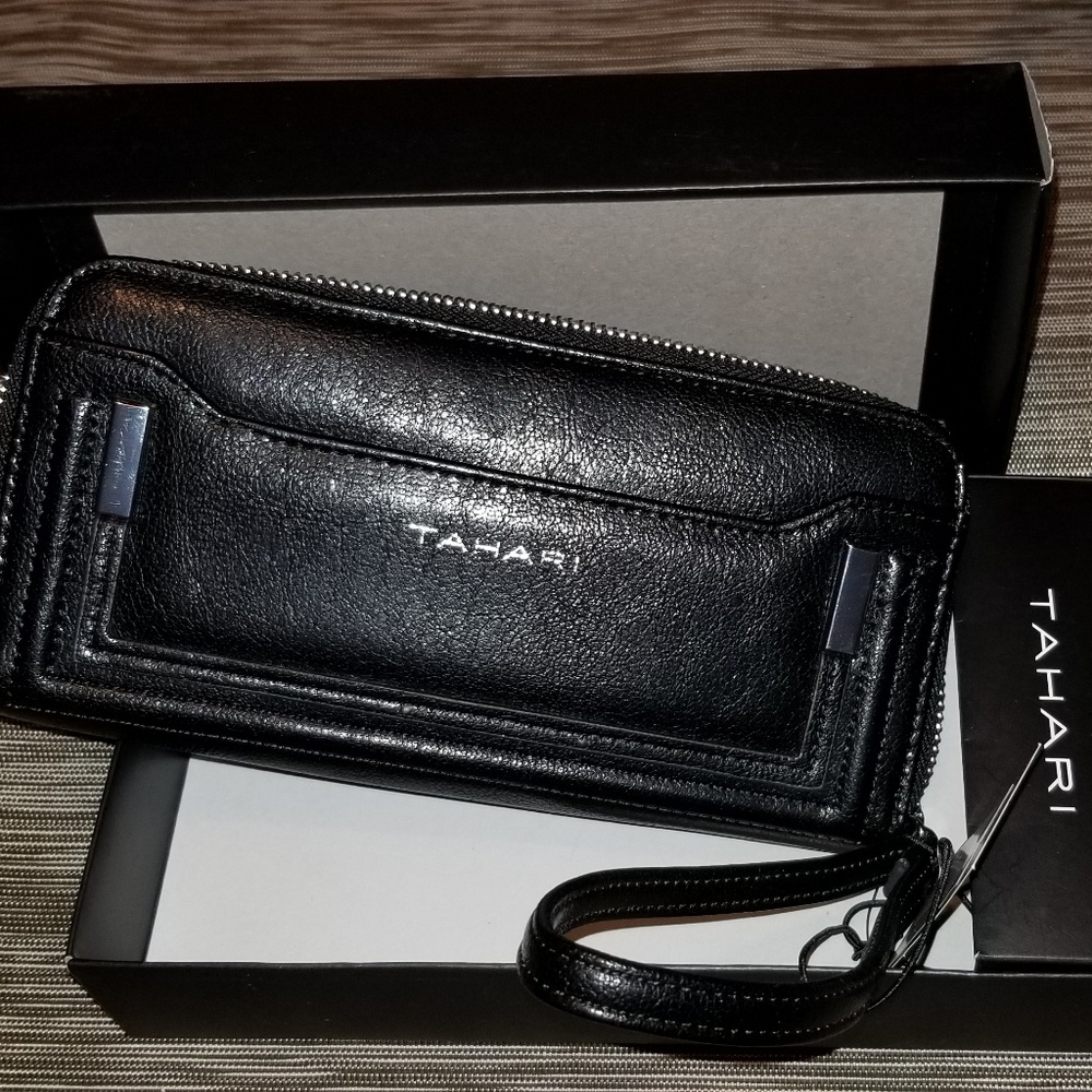 Tahari wallets